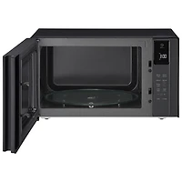 Micro-ondes de 1,5 pi³ NeoChef avec Smart Inverter de LG (LMC1575SB) - Noir