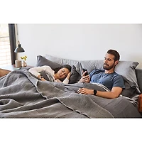 Montre intelligente Versa 2 de 40 mm Fitbit avec suivi de fréquence cardiaque et Alexa Amazon - Noir