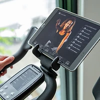 Vélo d'intérieur IC4 de Schwinn - Abonnement gratuit de 2 mois à JRNY*