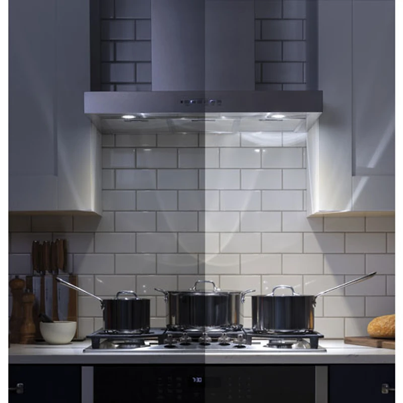 Hotte murale de luxe de 30 po de GE (UVW8301SLSS) - Acier inoxydable