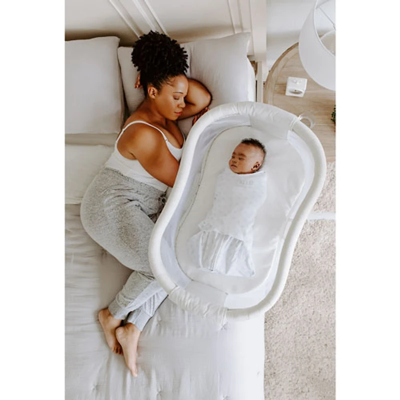 Berceau pivotant BassiNest de la série Premiere de HALO - Galet