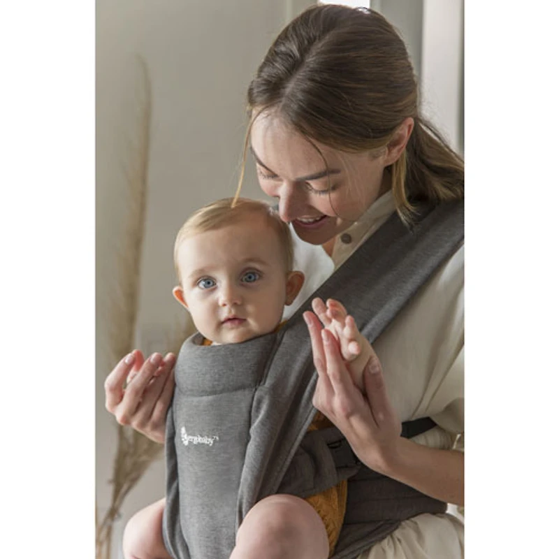 Porte-bébé à trois positions Embrace d'Ergobaby - Gris uni