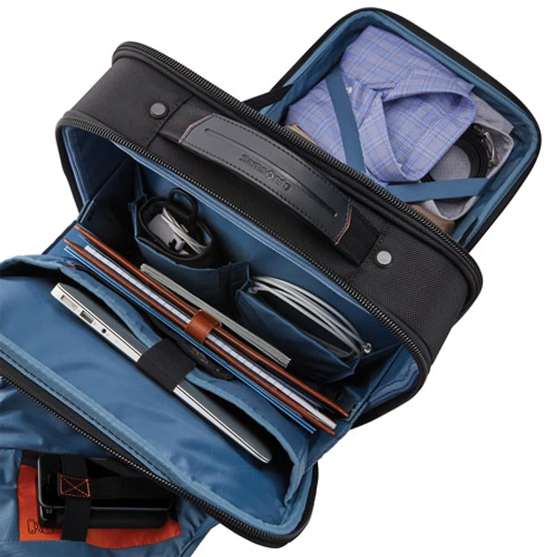 Valise professionnelle verticale à roulettes pivotantes de 15,6 po Pro de Samsonite - Noir