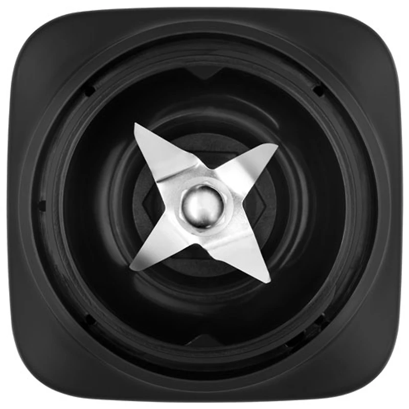 Mélangeur de 1,42 l et 650 W K150 de KitchenAid + contenants personnels de 2,16 oz - Rouge passion