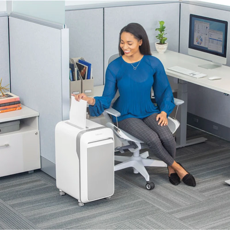 Déchiqueteuse à coupe micro de 20 feuilles de Fellowes (LX220) - Blanc