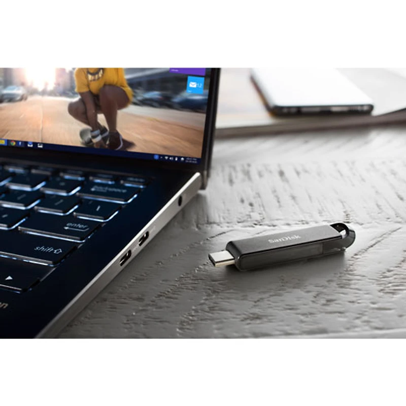 Clé USB-C de 128 Go Ultra de SanDisk