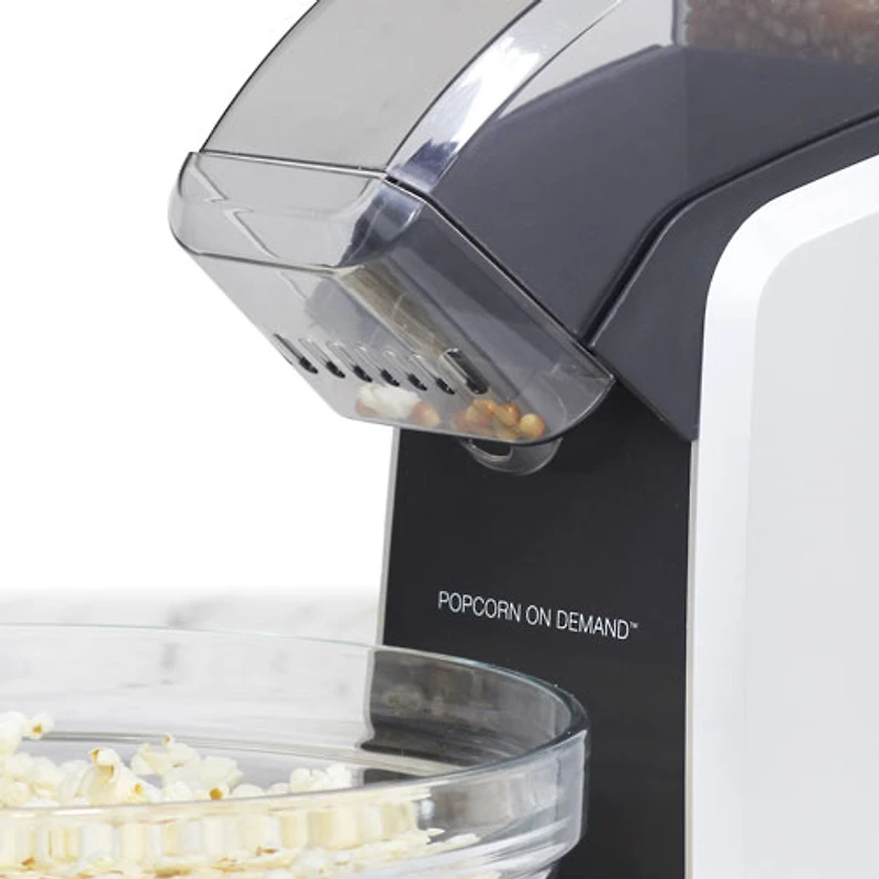 Machine à maïs soufflé Popcorn on Demand de West Bend (82701) - Argenté
