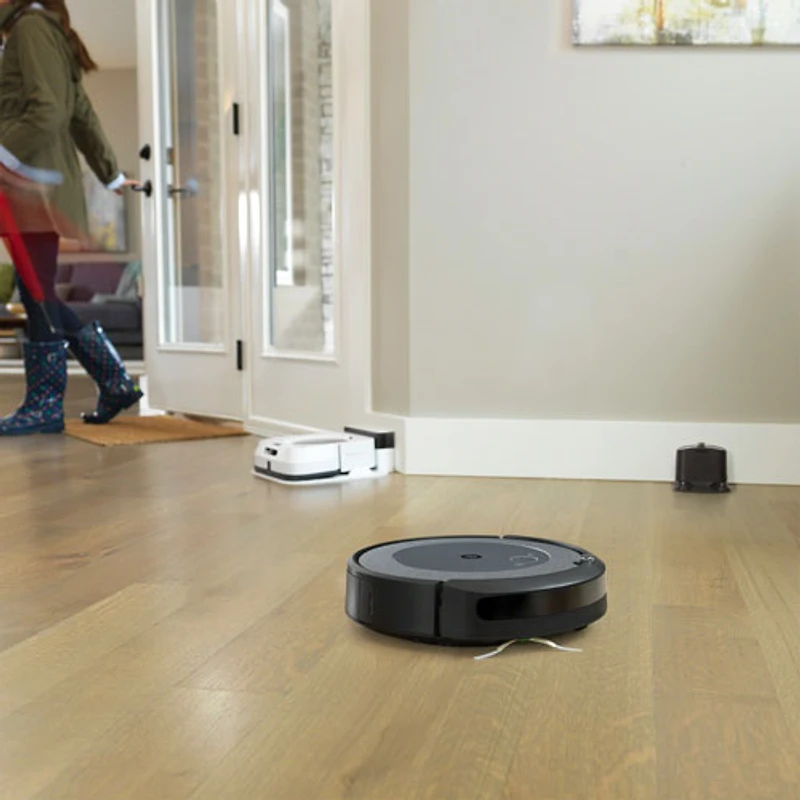 iRobot Roomba i3 EVO Wi-Fi Connected Robot Vacuum - Woven Neutral (3150)