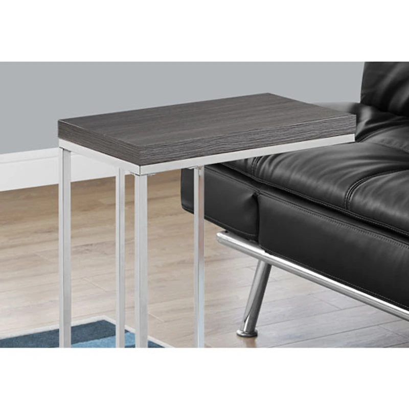 Table de bout rectangulaire moderne en forme de C de Monarch - Gris/Chromé