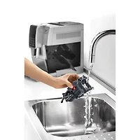 Machine à espresso automatique Dinamica de De'Longhi avec moussoir à lait LatteCrema - Inox