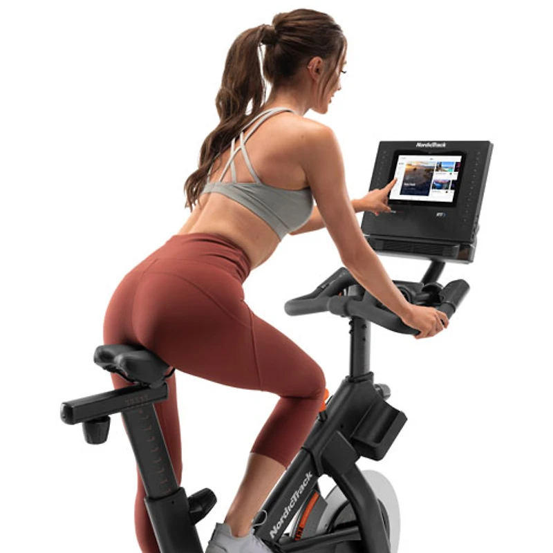Vélo d'exercice commercial S10i Studio Cycle de NordicTrack - Modèle 2021