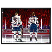 Toile encadrée de Connor McDavid et Leon Draisaitl des Oilers dʼEdmonton de Frameworth (20 x 29 po)