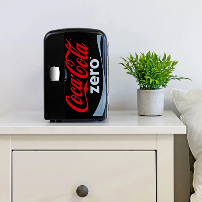 Réfrigérateur de bar autonome 0,14 pi3 Coca-Cola Coke Zéro (CZ04)