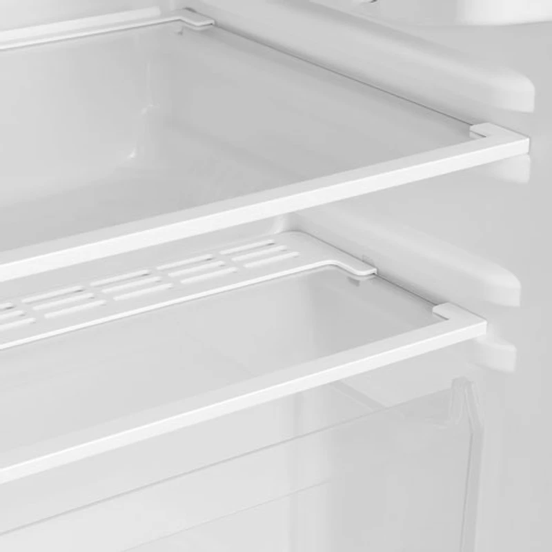 Réfrigérateur de bar rétro à congélateur supérieur 3,1 pi³ d'Insignia (NS-CFR32MT1) - Crème - Exclusivité de Best Buy