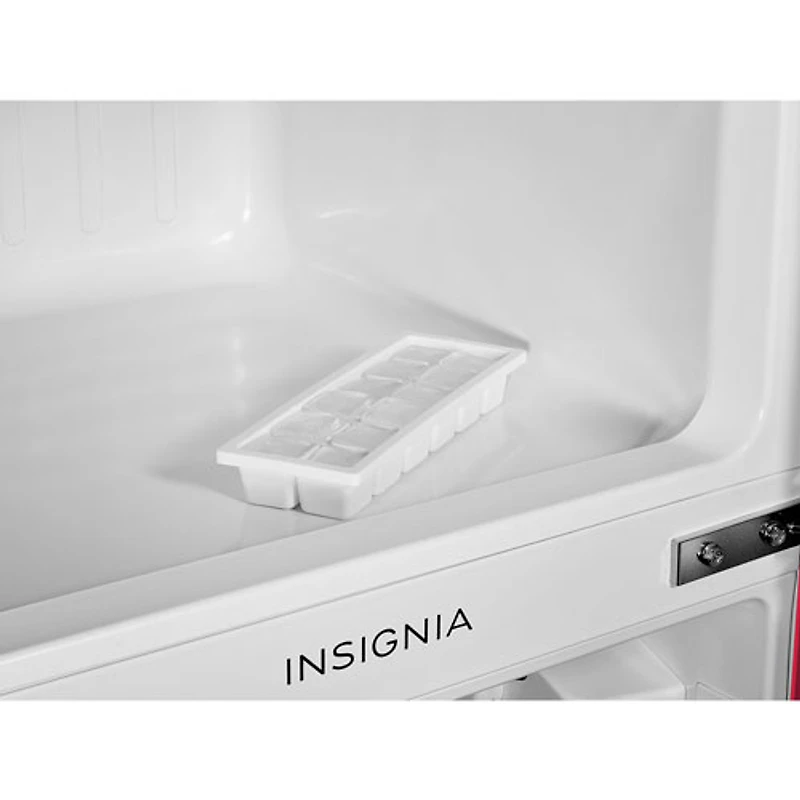 Insignia 3.1 Cu. Ft. Retro Bar Fridge w/Top Freezer (NS-CFR32MT1) - Red - Only at Best Buy