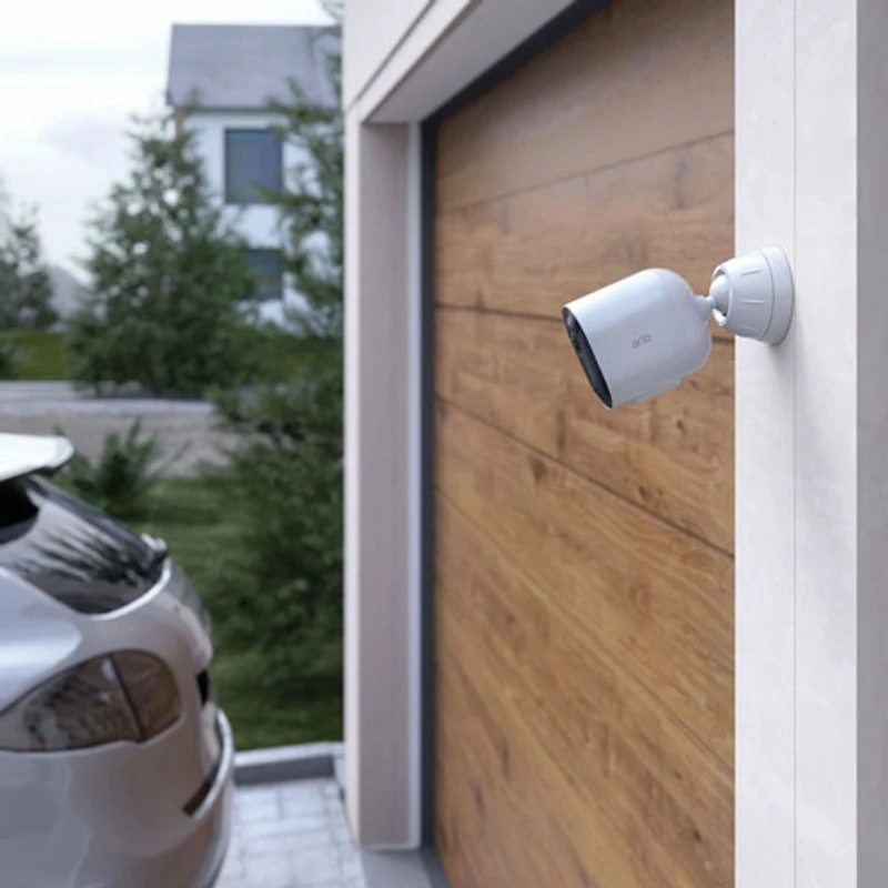 Ensemble de surveillance avec 3 caméras à projecteur ponctuel sans fil 4 K intérieur/extérieur Arlo Pro 2 - Blanc - Exclusivité Best Buy