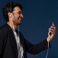 Écouteurs boutons à isolation sonore avec connecteur Lightning SoundForm de Belkin - Blanc