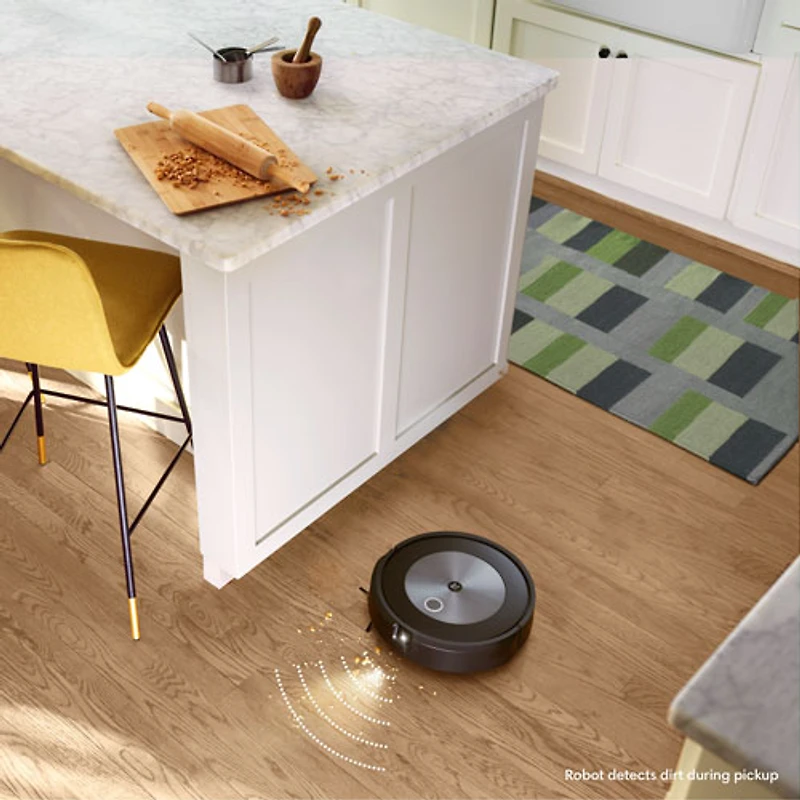 Aspirateur robot connecté Wi-Fi Roomba j7+ à vidage automatique d'iRobot (j7550)