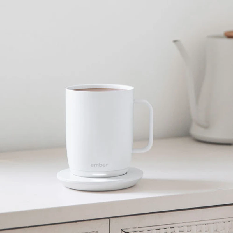 Tasse intelligente à régulation thermique de 414 ml (14 oz) Mug 2 d'Ember - Blanc