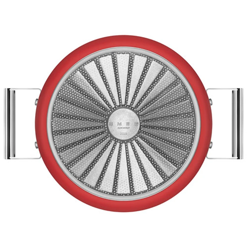 Casserole de 10 po en aluminium avec couvercle en verre de Smeg - Rouge mat