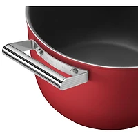 Casserole de 10 po en aluminium avec couvercle en verre de Smeg - Rouge mat