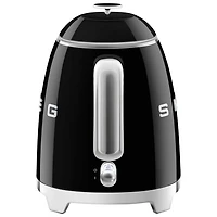 Bouilloire électrique miniature de la gamme Années 50 de Smeg - 0,8 l - Noir
