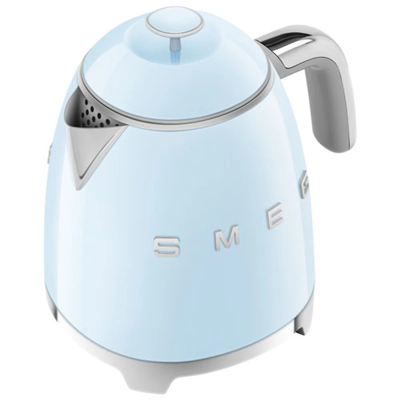 Bouilloire électrique miniature de la gamme Années 50 de Smeg - 0,8 l - Bleu pastel