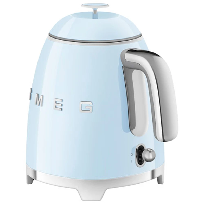 Bouilloire électrique miniature de la gamme Années 50 de Smeg - 0,8 l - Bleu pastel
