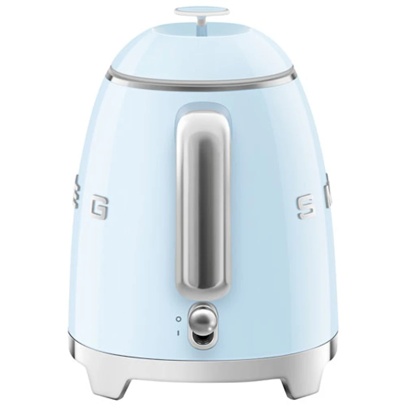 Bouilloire électrique miniature de la gamme Années 50 de Smeg - 0,8 l - Bleu pastel