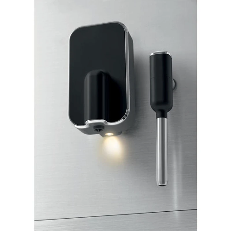 Machine à espresso automatique de Smeg avec mousseur à lait - Noir mat