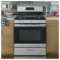 Cuisinière au gaz autonome à 5 brûleurs 5,0 pi³ 30 po de GE (JCGBS66SEKSS) - Acier inoxydable