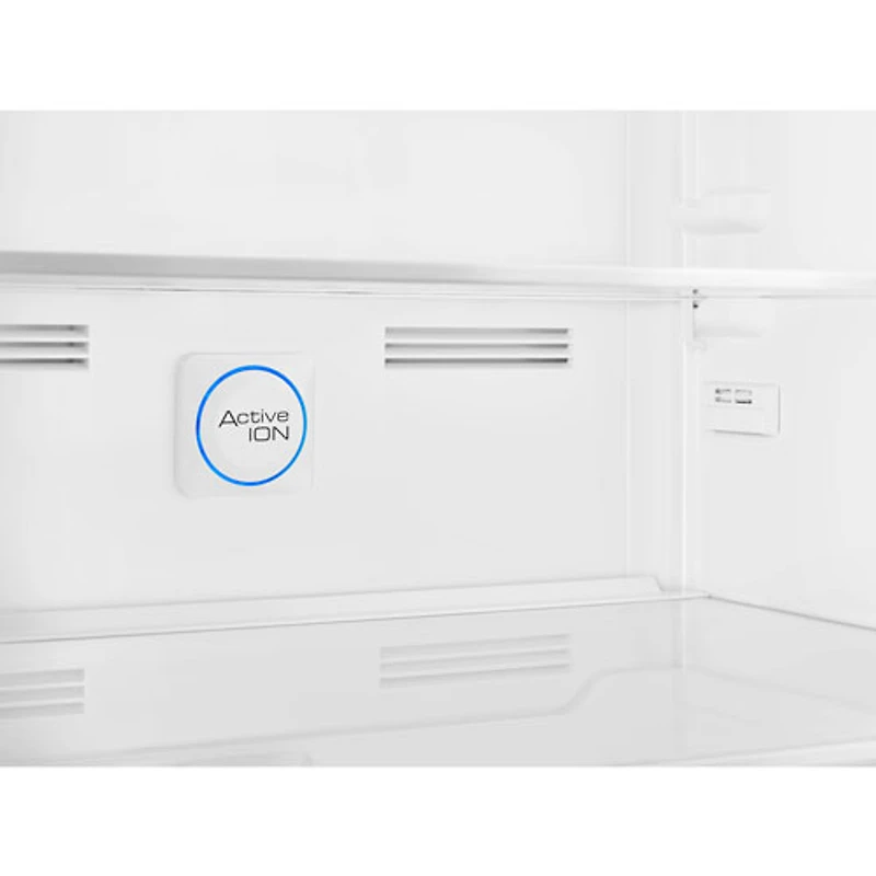 Réfrigérateur à congélateur inférieur 18 pi³ 28 po à distributeur de glaçons Années 50 de Smeg (FAB38URCR) - Crème