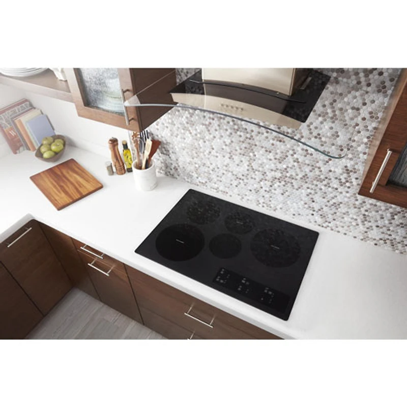 Surface de cuisson électrique de 30 po à 5 éléments de Whirlpool (WCE97US0KB) - Noir