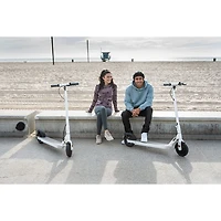 Trottinette électrique pour adulte Neon ES20 d'OKAI (moteur 300 W/autonomie 40 km/vitesse max. 25 km/h) - Blanc