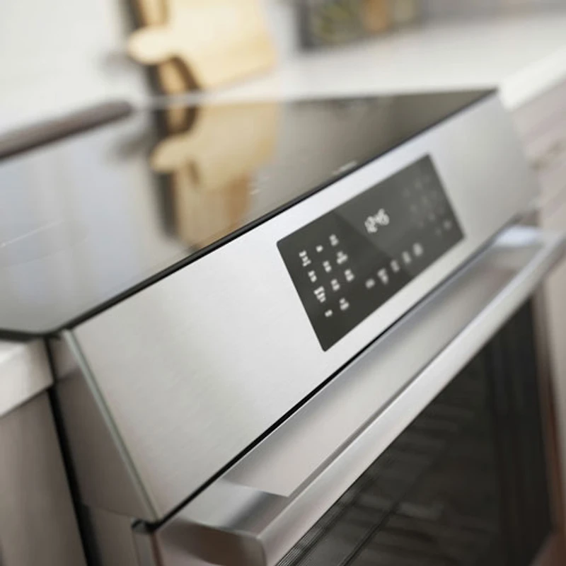 Cuisinière à induction encastrable et convection véritable 4,6 pi³ 30 po de Bosch (HII8057C) - Inox