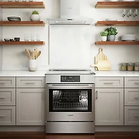 Cuisinière à induction encastrable et convection véritable 4,6 pi³ 30 po de Bosch (HII8057C) - Inox
