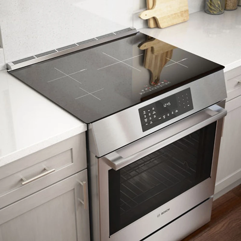 Cuisinière à induction encastrable et convection véritable 4,6 pi³ 30 po de Bosch (HII8057C) - Inox