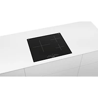 Surface de cuisson à induction de 24 po à 4 éléments de Bosch (NIT5460UC) - Noir