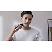 Rasoir à tête rotative pour peau sèche ou humide série 9000 Prestige de Philips (SP9871/13)
