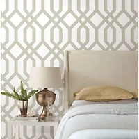 Papier peint autocollant avec motif de treillis d'abri de jardin de RoomMates - Beige
