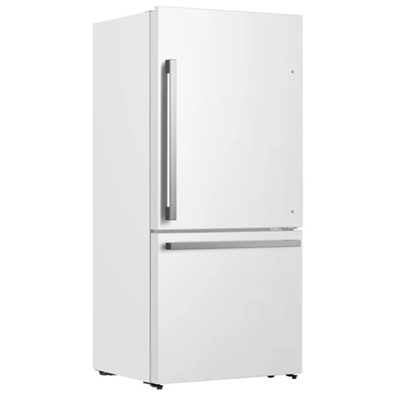 Réfrigérateur à congélateur inférieur à profondeur de comptoir 17,2 pi³ 32 po de Hisense (RB17A2CWE) - Blanc