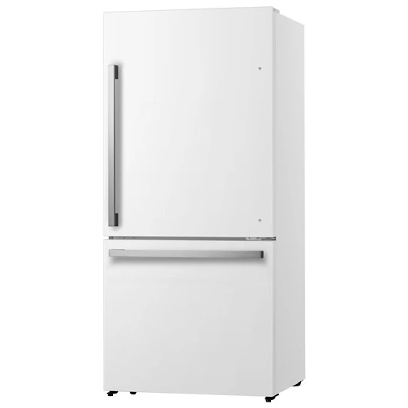 Réfrigérateur à congélateur inférieur à profondeur de comptoir 17,2 pi³ 32 po de Hisense (RB17A2CWE) - Blanc