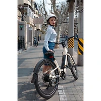 Vélo de ville électrique à cadre bas de 500 W Stride d'OKAI avec autonomie maximale de 64 km - Sable du désert