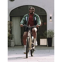 Vélo de ville électrique à cadre bas de 500 W Stride d'OKAI avec autonomie maximale de 64 km - Sable du désert