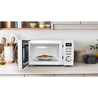 Four à micro-ondes Retro 0,7 pi³ de Galanz (GLCMKZ07WER07) - Blanc lait frappé