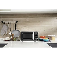 Four à micro-ondes Retro 0,7 pi³ de Galanz (GLCMKZ07BKR07) - Vinyle noir