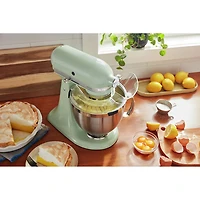 Batteur sur socle à tête inclinable Artisan de KitchenAid avec ensemble d'accessoires de qualité supérieure - 5 pte - 325 W