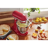 Batteur sur socle à tête inclinable Artisan de KitchenAid avec ensemble d'accessoires de qualité supérieure - 5 pte - 325 W - Rouge empire