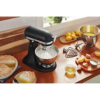 Batteur sur socle à tête inclinable Artisan de KitchenAid avec ensemble d'accessoires de qualité supérieure - 5 pte - 325 W - Noir mat