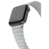 Bracelet en silicone de Decoded pour Apple Watch de 42 mm/44 mm/45 mm - Argile (Gris)